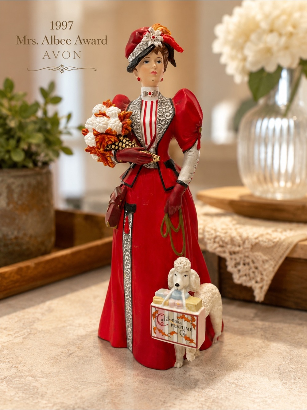 1997 Avon Mrs Albee Award Figurine Victorian Lady w Poodle Rare - Picture 1 of 8